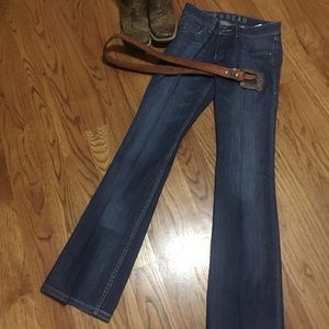 LIKE NEW SOUTHERN THREAD JEANS